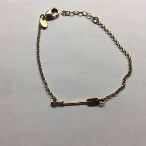 Arrow bracelet